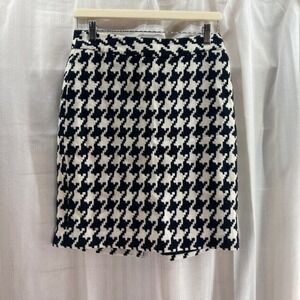 White House Black Market Houndstooth Pencil Skirt Womens‎ 2 Black White Classic
